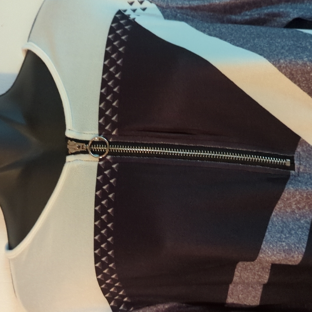 Color-Block Blouse - Picture 3 of 7